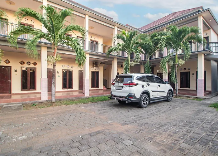 ホテル Oyo Life 93504 Kost Krisna Temukus
