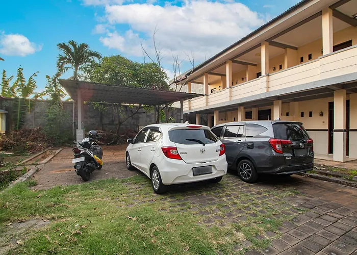 ホテル Oyo Life 93504 Kost Krisna