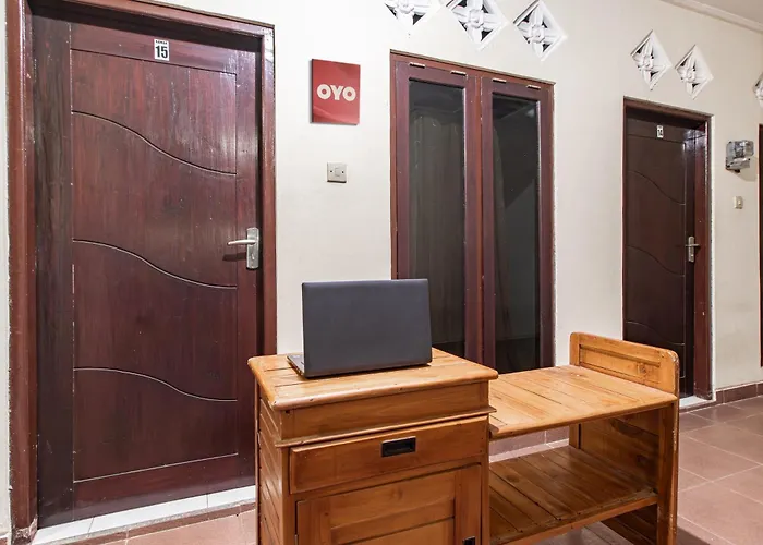 Oyo Life 93504 Kost Krisna Temukus